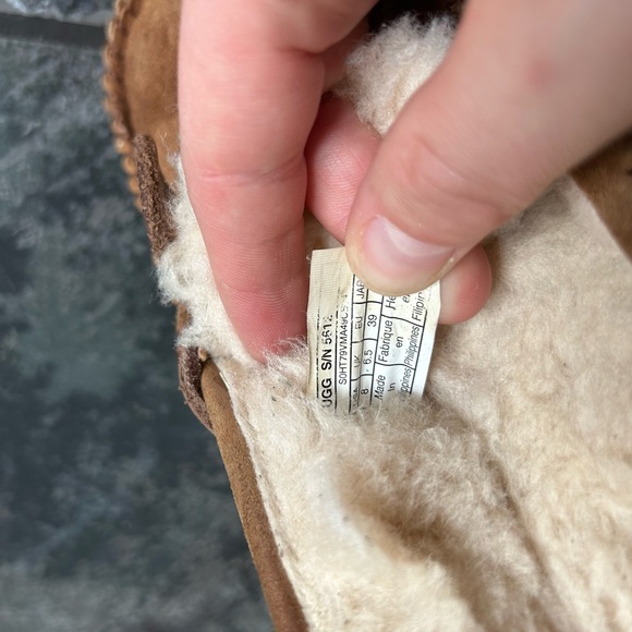 Ugg moccasin slippers - Picture 2 of 3